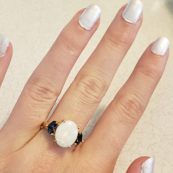 Vintage Jewelry - Opal Blue Stone 14K Yellow Gold Ring 8